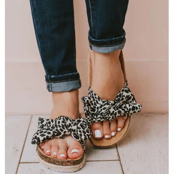 Black Cheetah Slip On Linen Fabric Bow Sandals - Picture 4 of 13